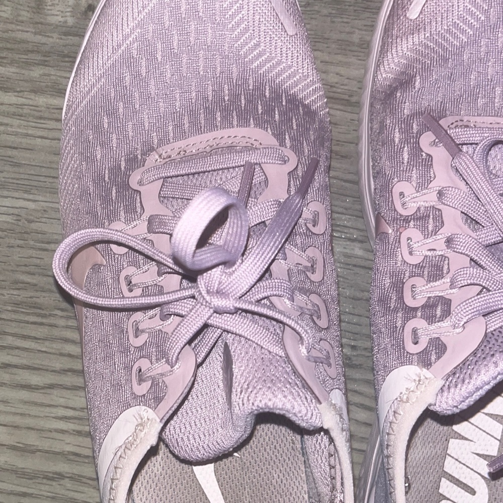 Nike Women's Free Lilac/Mauve Sneakers - Picture 7 of 9
